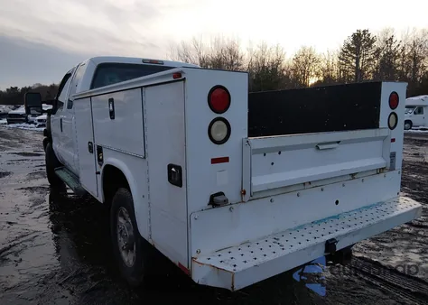 2015 Ford F-250 Xl z USA, uszkodzony, nr VIN 1FD7X2B62FEC84150